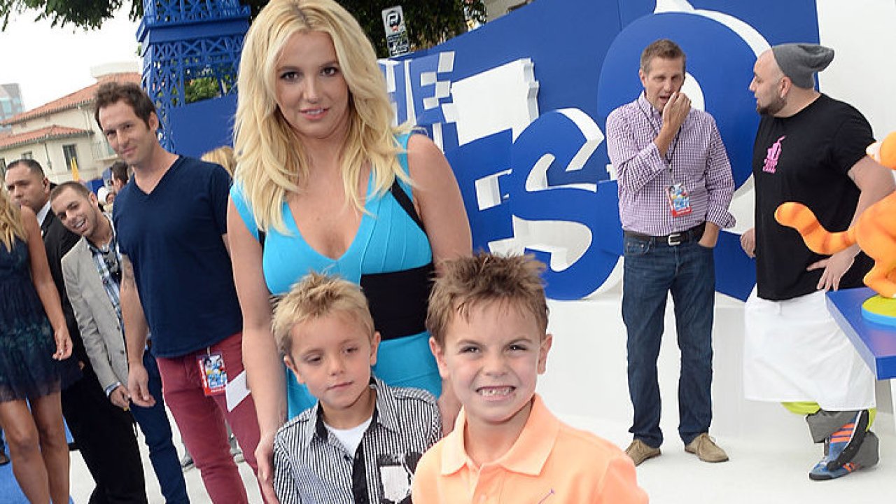 Бритни Спирс воссоединилась с обоими сыновьями после ареста за вождение в нетрезвом виде.