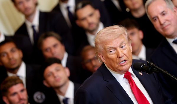 Иранский обстрел охватывает Ближний Восток, Трамп хочет назвать следующего лидера