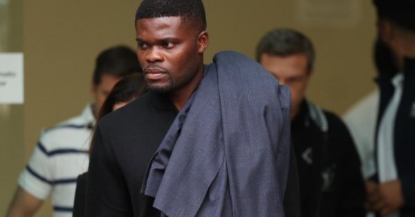 Бывший игрок «Арсенала» отрицает изнасилование женщин