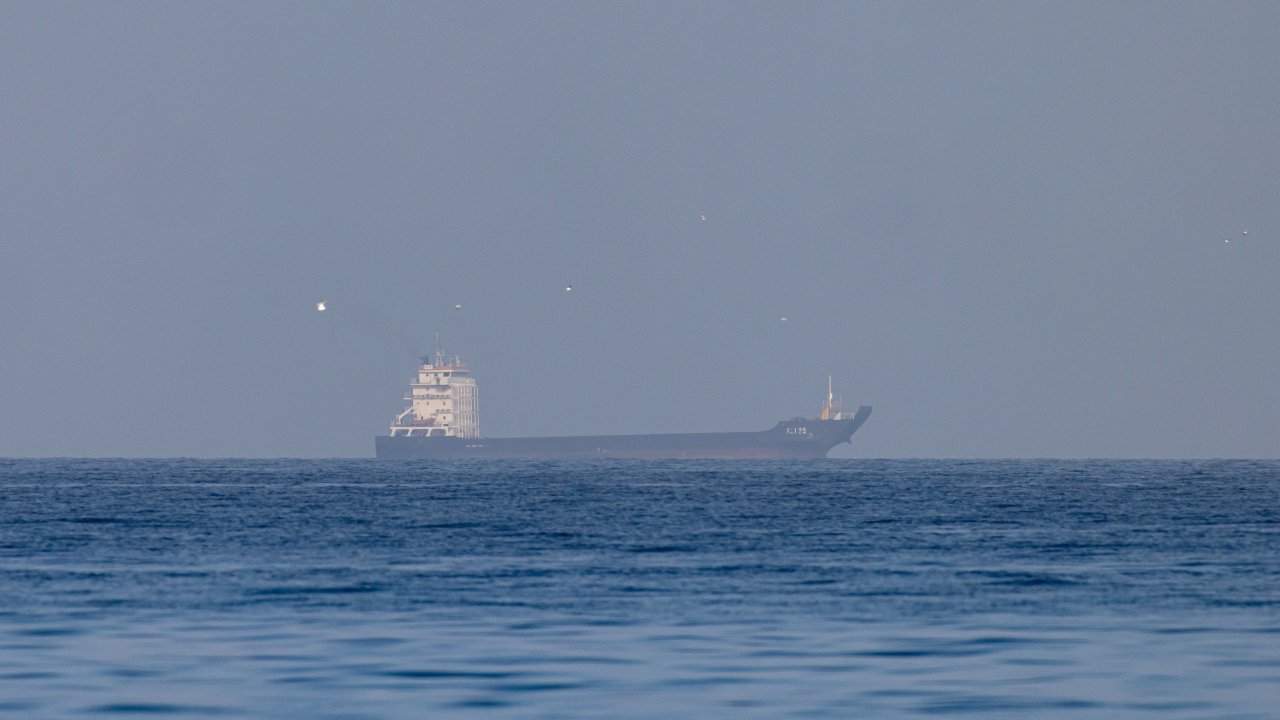 Иран начал взимать плату за проход судов через Ормузский пролив