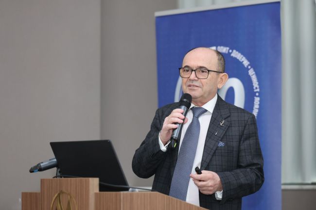 Профессор Муресану