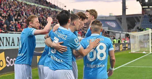 Чемпион «Наполи» обогнал «Милан», занявший второе место.