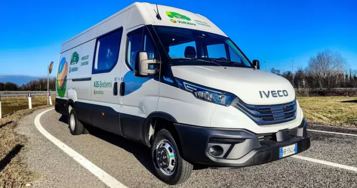 Iveco тестирует беспроводную зарядку электромобилей прямо на трассе