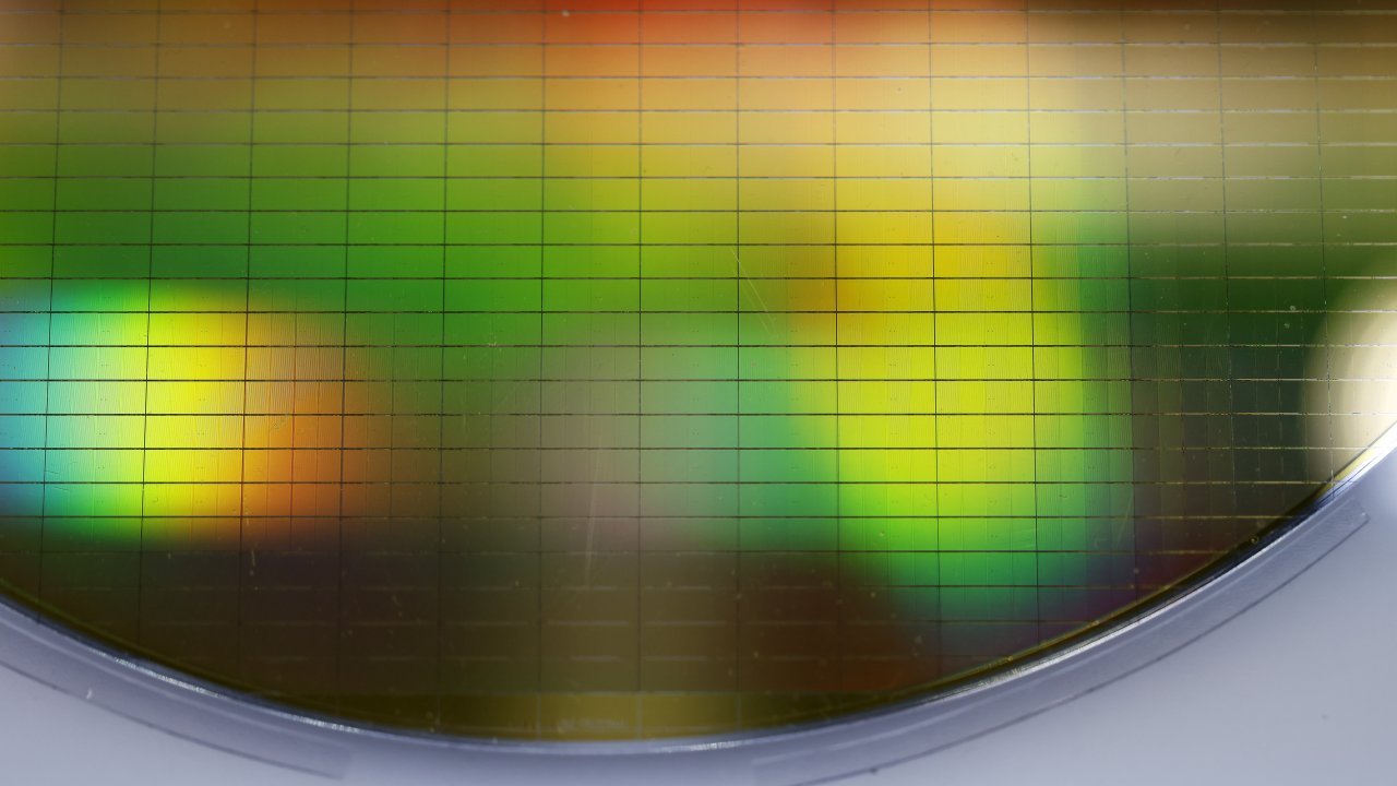 Прорыв Google в области искусственного интеллекта выявил дисбаланс в акциях производителей памяти