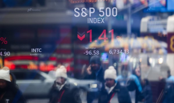 Инвесторы ищут защиты, поскольку война разрушает устоявшиеся стратегии