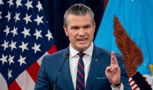 Хегсетт нападает на американские СМИ за негативное освещение войны с Ираном