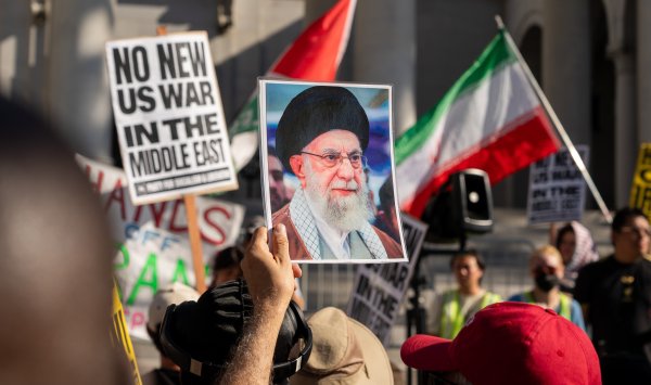 Мировые лидеры призывают к быстрому прекращению кризиса с Ираном после смерти Хаменеи