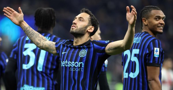 «Интер» отстает от «Милана» на 13 очков.