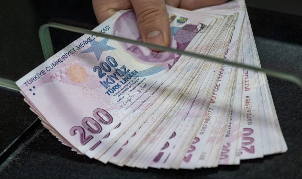 Турция потратила 15% своих валютных резервов на защиту лиры от войны