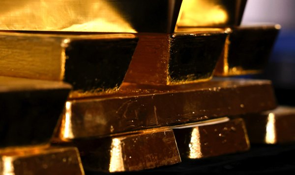 Заблокированное золото в Дубае продают со скидкой из-за войны