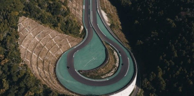 взлетно-посадочная полоса