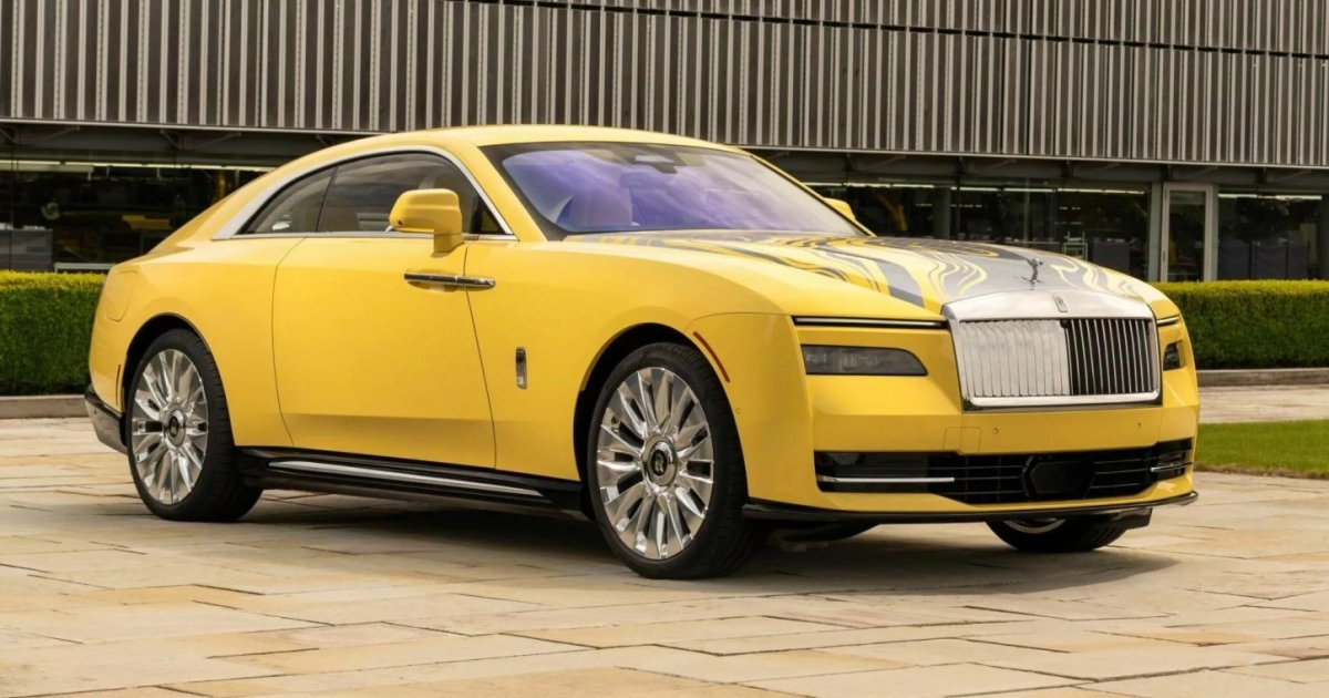 Rolls-Royce признал: нашим клиентам нужны двигатели V12, а не электромобили