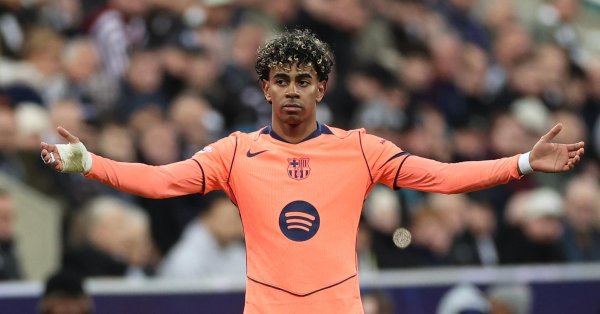 Поздняя драма спасла «Барсу» в «Ньюкасле»