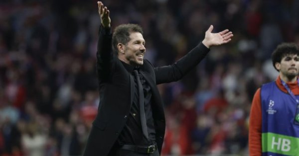 Чоло Симеоне играет его «дохлого лиса».