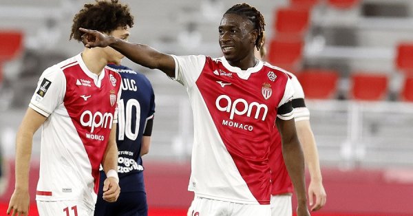 Монако уверенно лидирует в Лиге 1.