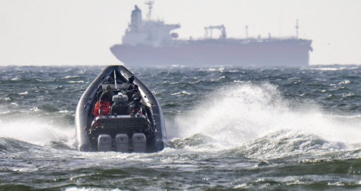 Британия задержит в своих водах корабли российского «теневого флота»