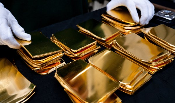 Золото проведет самую слабую неделю за последние 6 лет