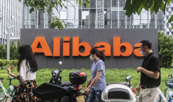 Падение прибыли Alibaba на 67% подчеркивает необходимость монетизации ИИ