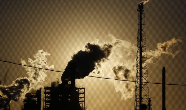 ЕС рассматривает возможность смягчения углеродных правил и государственной помощи энергетике