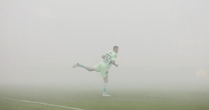 Левски выступал за Вутсова из Швейцарии.