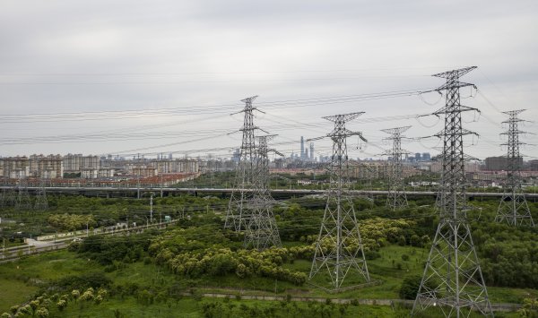 Китайская «суперсеть» дает Си буфер против энергетических потрясений