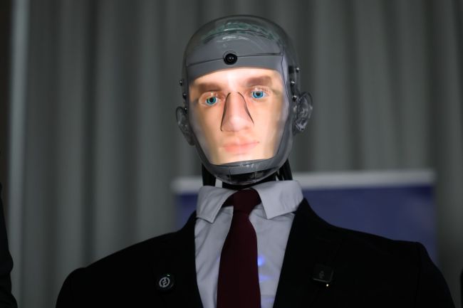 первый болгарский робот-гуманоид