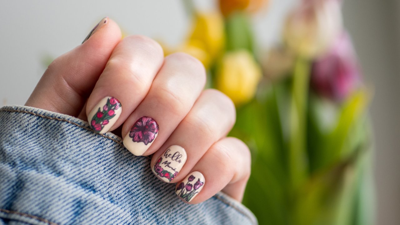 Самые солнечные цвета маникюра для встречи теплой погоды