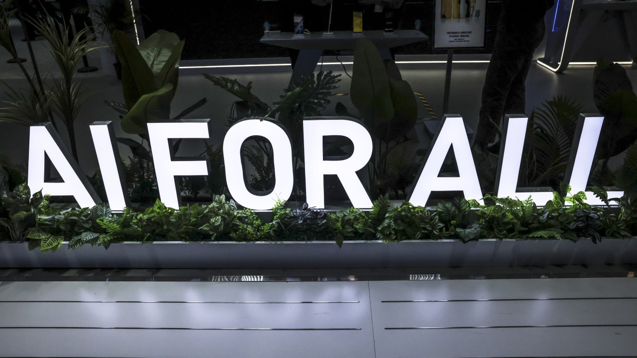 ИИ разделяет Вашингтон: технологии против профсоюзов