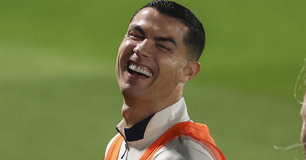 Самолет Криштиану Роналду вылетел из Саудовской Аравии.