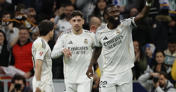 С голом от «Космоса»: Пятерка от «Реала» забила со счетом 4:1 над «Эльче»