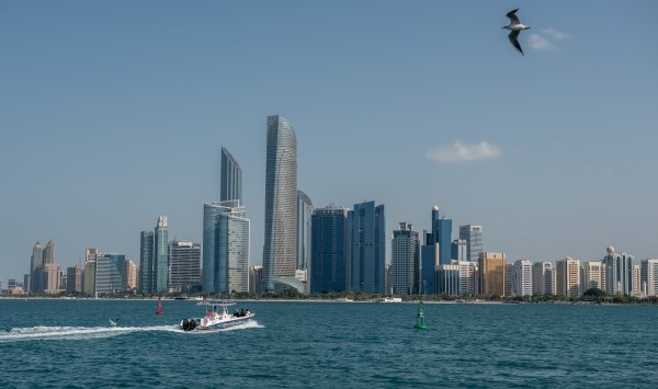 В Дубае полки полны, даже несмотря на то, что война нарушает поставки продовольствия