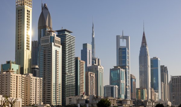 Взрывы в Дубае и Абу-Даби потрясли финансовые центры Ближнего Востока