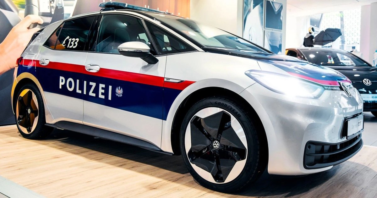 Полиция Австрии отказывается от электромобилей