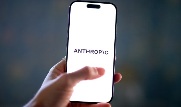 Anthropic подает в суд на правительство США из-за ярлыка «риск цепочки поставок»