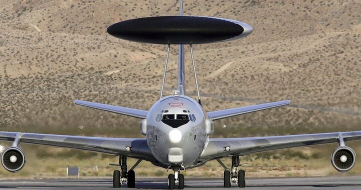 Иран уничтожил ценный самолет-разведчик США в результате удара по Саудовской Аравии