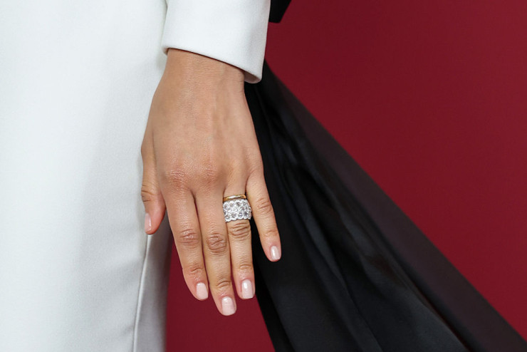 Зендая, кольца