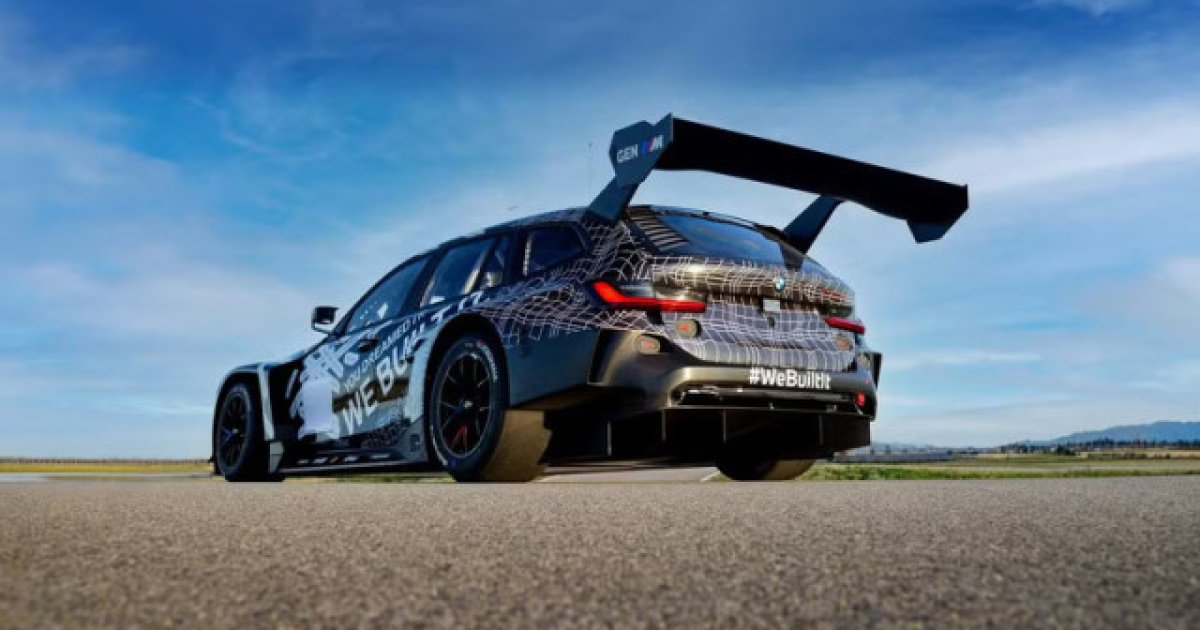 Вопреки логике - на трассе оказались 6 универсалов