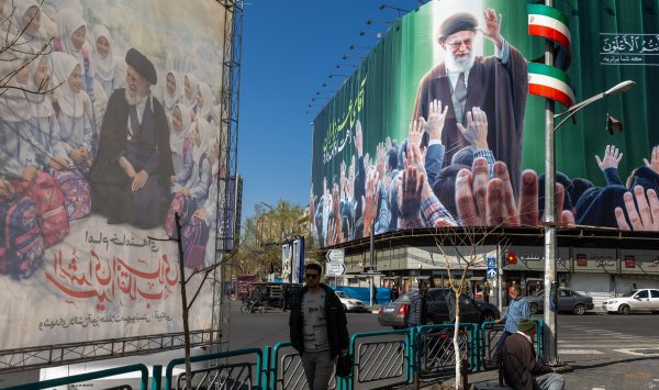 Иран готовится назначить нового верховного лидера, а США внимательно следят за ситуацией