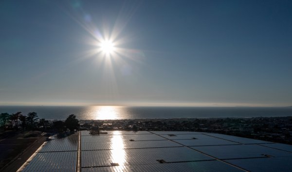 Война может подтолкнуть страны к использованию большего количества солнечной энергии и батарей.