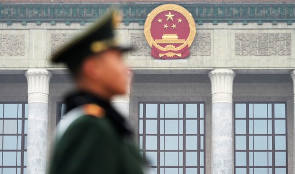 Старая модель терпит неудачу: Китай установил самый низкий целевой показатель роста с 1991 года