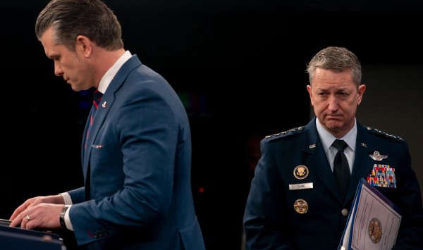 США, возможно, придется ответить за взрыв иранской школы