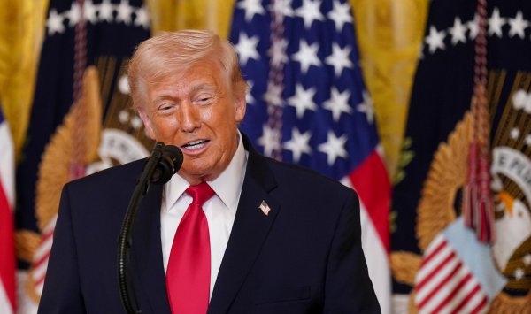 Трамп требует от других стран помощи в Ормузском проливе