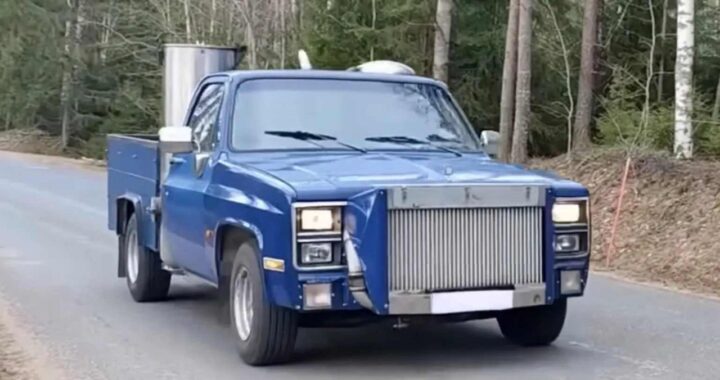 Старый Шевроле проехал более 100 000 километров по дереву