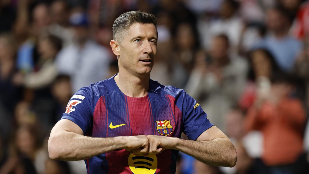 Левандовски сравнял счет со Стоичковым