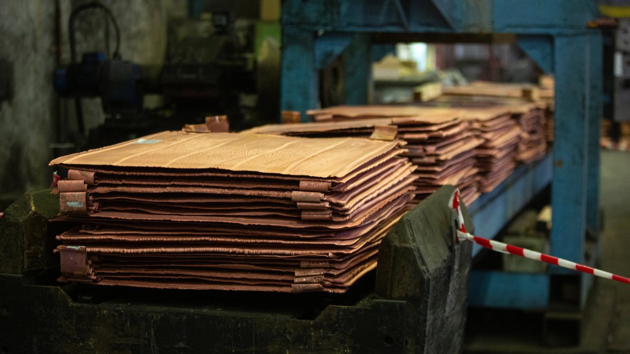 В России рассматривают возможность введения чрезвычайного налога на горнодобывающие компании и банки