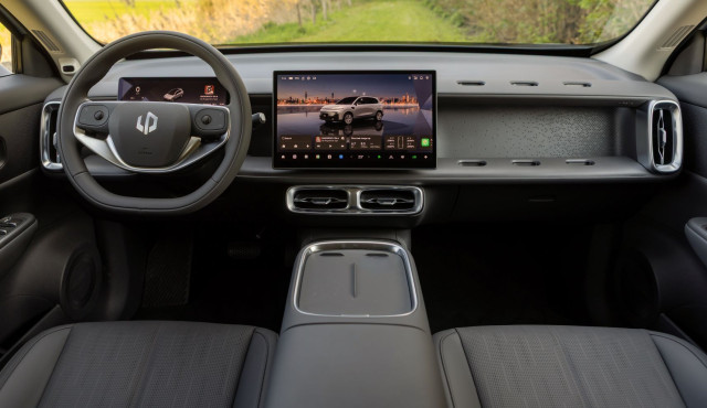 Гибридный электромобиль Leapmotor B10