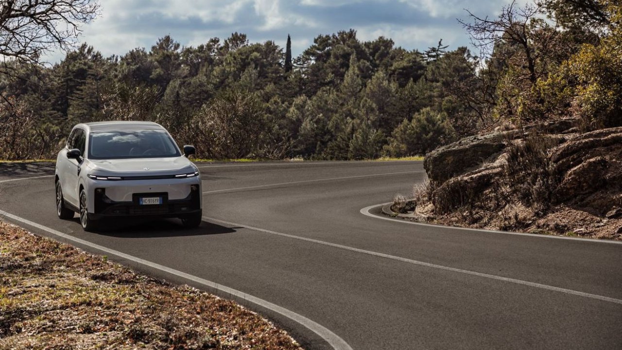 Электромобиль с бензиновым двигателем — мы протестировали Leapmotor B10 Hybrid EV