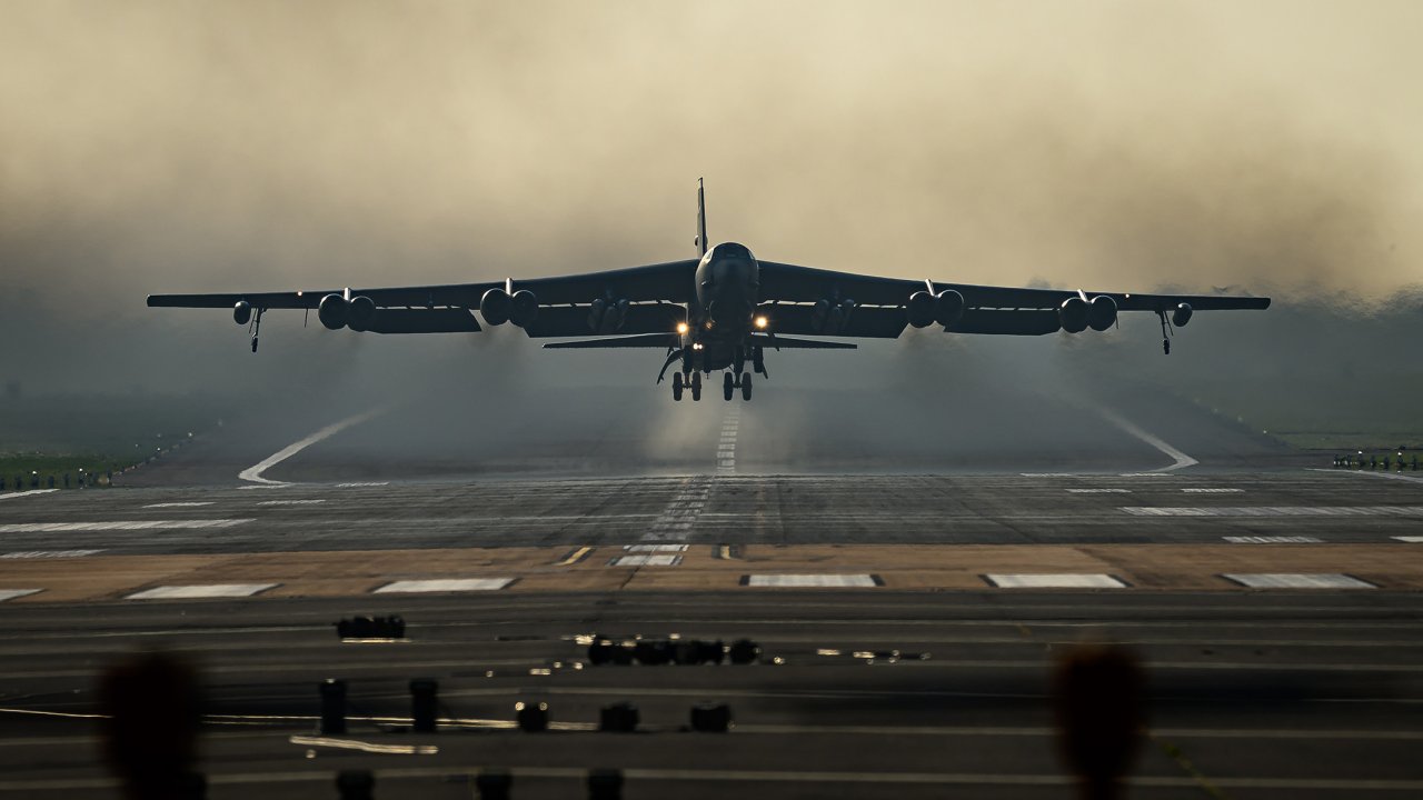 США развертывают большую часть своих ракет-невидимок большой дальности для войны против Ирана.