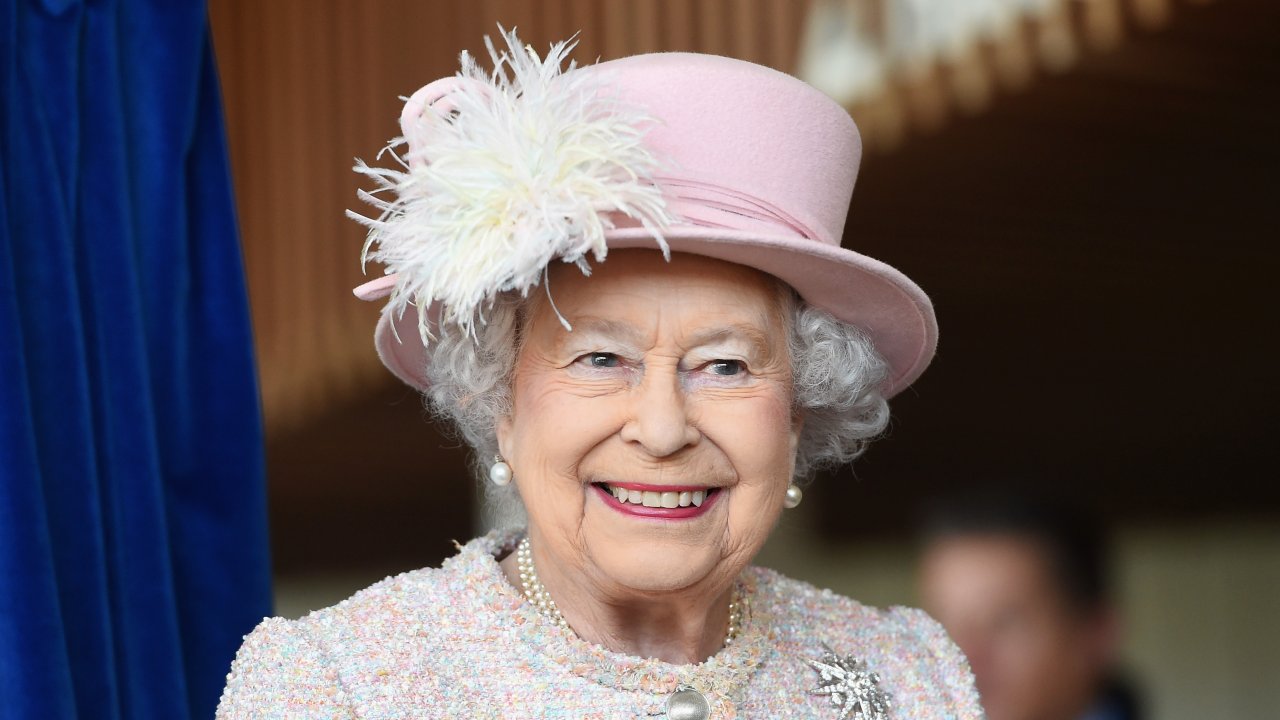 Королеве Елизавете II в 100 лет: от скромной молодой девушки до самого долго правящего монарха в британской истории