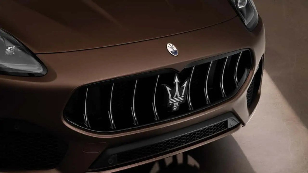 Символу Maserati исполнилось сто лет